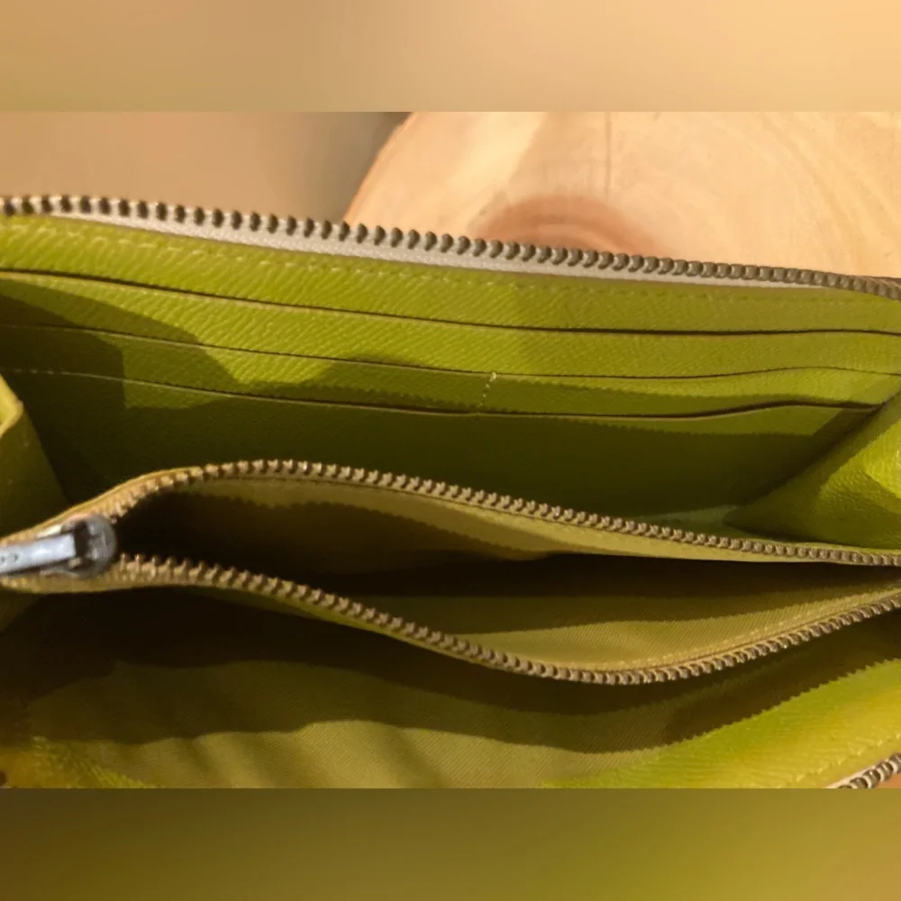 Coach Colorblock‎ Multifunction Wallet, Chalk/mint Green Retail $275